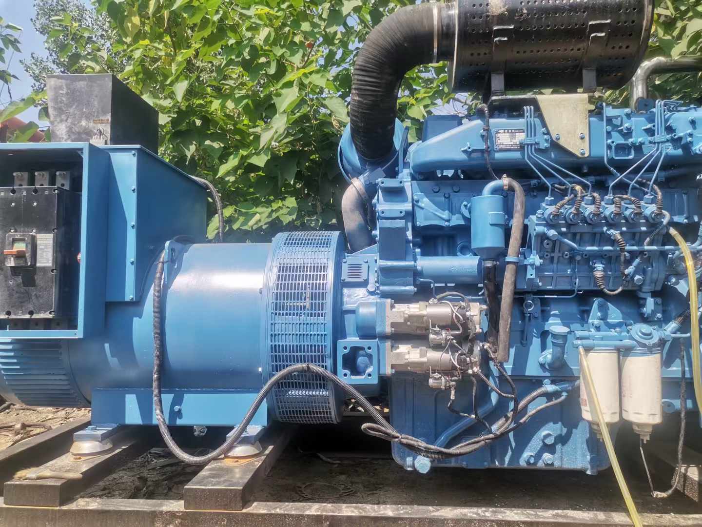 红岗详细说明降低 800kW 柴油发电机输出电流波动的方法