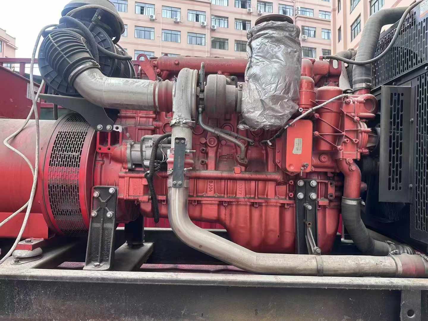 红岗如何选择适合 600kW 柴油发电机组的过载保护器？
